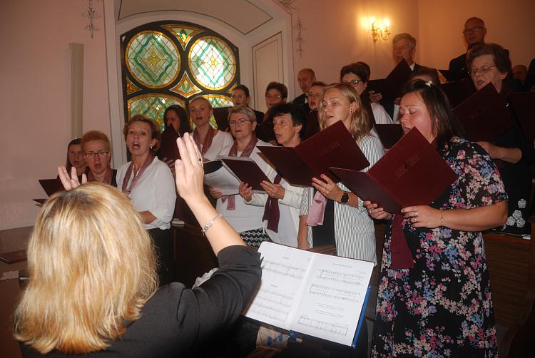 Chór parafialny i orkiestra