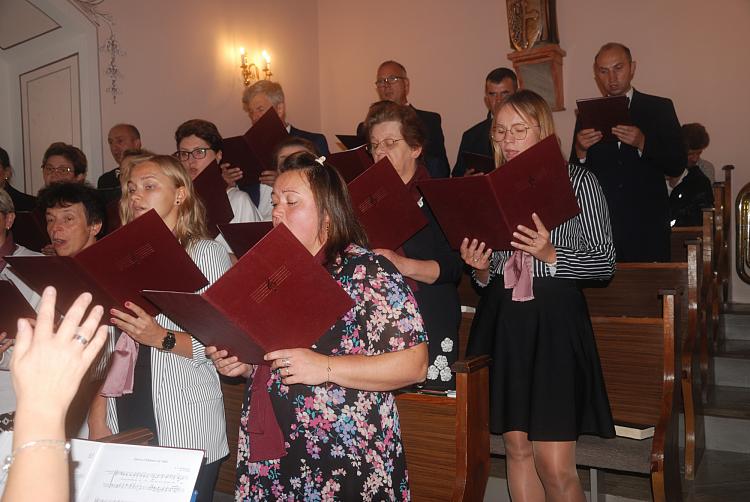 Chór parafialny i orkiestra