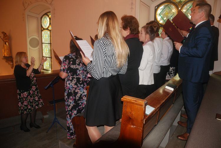 Chór parafialny i orkiestra