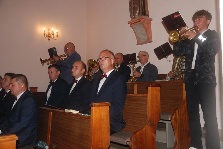 Chór parafialny i orkiestra